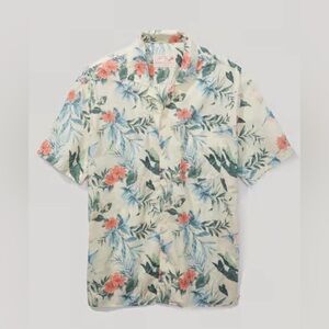 American Eagle Tropical Poolside Button Up